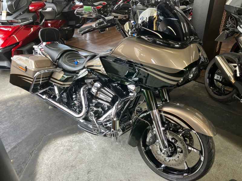 Harley-Davidson Road Glide FLTRXSE1800 2013