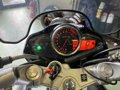 Suzuki GSR250