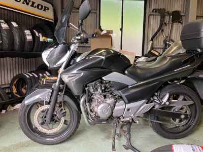 Suzuki GSR250