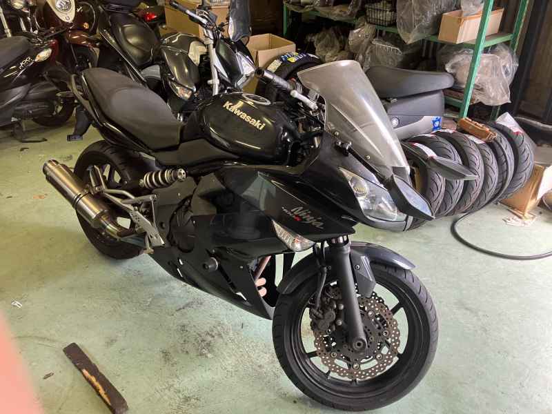 Kawasaki Ninja 400R 2011