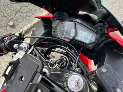 Yamaha YZF-R25 2015