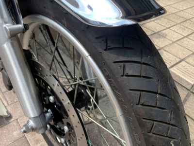 Yamaha SR400 2021