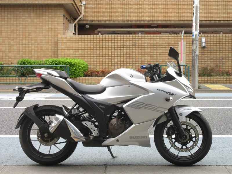 Suzuki Gixxer 250SF