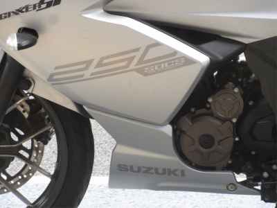 Suzuki Gixxer 250SF