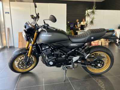 Kawasaki Z900RS SE 2025