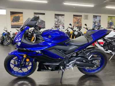 Yamaha YZF-R25 2019