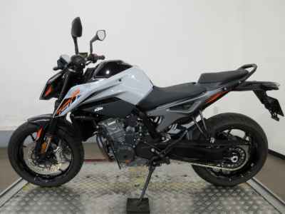KTM 790 Duke 2024