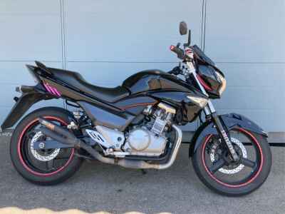 Suzuki GSR250