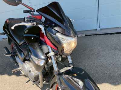 Suzuki GSR250