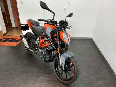 KTM 390 Duke 2025