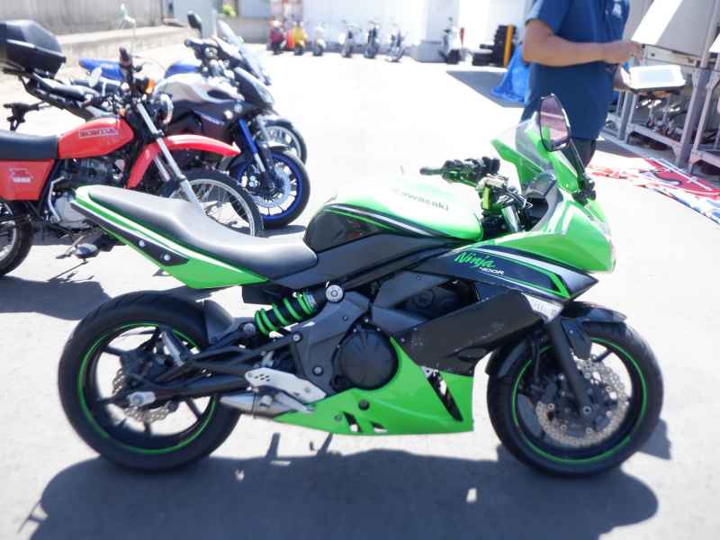Kawasaki Ninja 400R 2011