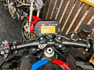 BMW M1000R 2023