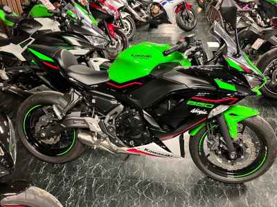 Kawasaki Ninja 650 KRT Edition 2022
