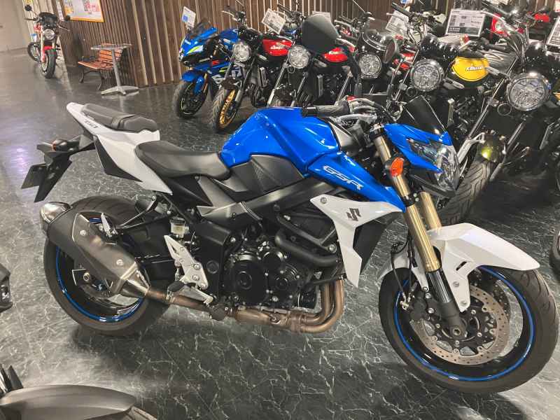 Suzuki GSR750 2015