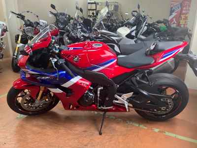 Honda CBR1000RR-R FB SP 2024