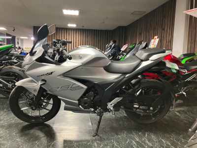 Suzuki Gixxer 250SF