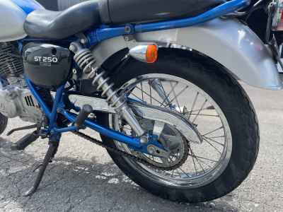 Suzuki ST250E