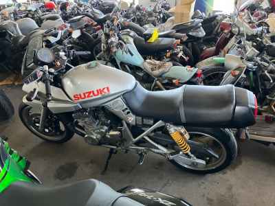 Suzuki GSX250S Katana