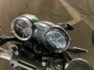 Kawasaki Z900RS 2023