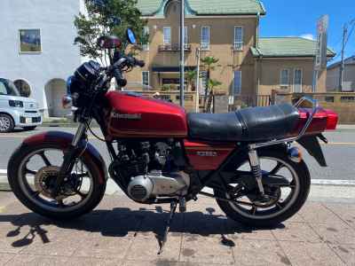 Kawasaki KZ550 2024