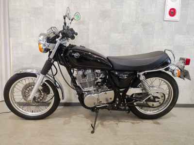 Yamaha SR400 2018