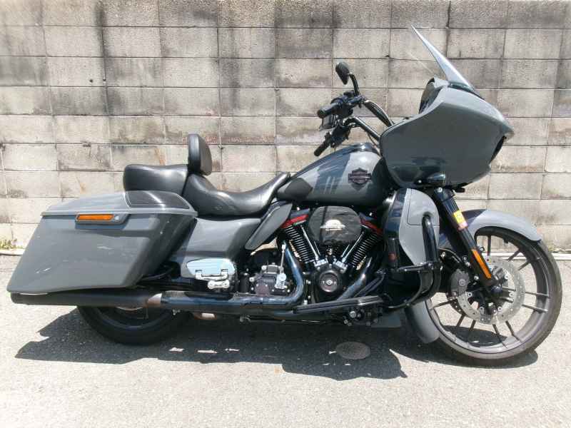 Harley-Davidson Road Glide FLTRXSE1923 CVO 2017