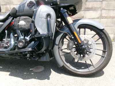 Harley-Davidson Road Glide FLTRXSE1923 CVO 2017