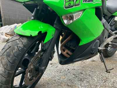 Kawasaki Ninja 400R 2011