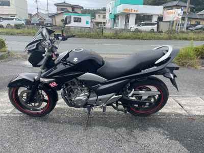 Suzuki GSR250