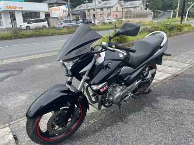 Suzuki GSR250