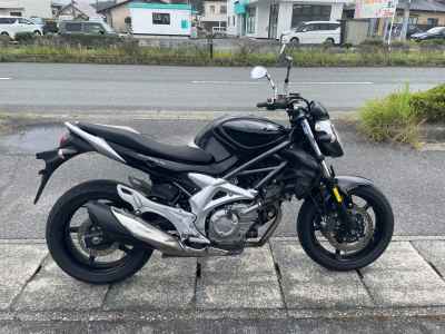 Suzuki Gladius SFV400 2040