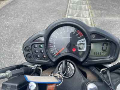Suzuki Gladius SFV400 2040