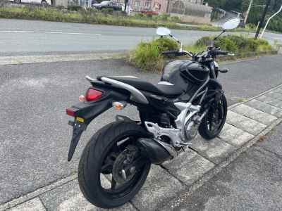Suzuki Gladius SFV400 2040