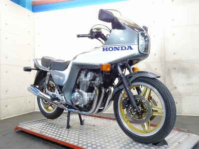 Honda CB900F 2022