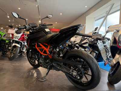 KTM 390 Duke 2025