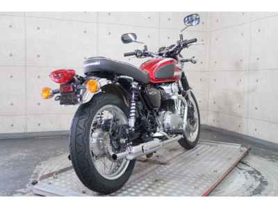 Kawasaki W800 2022
