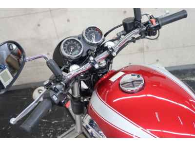 Kawasaki W800 2022