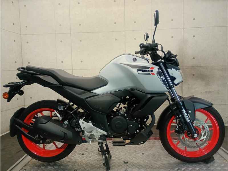 Yamaha FZS-FI 2025