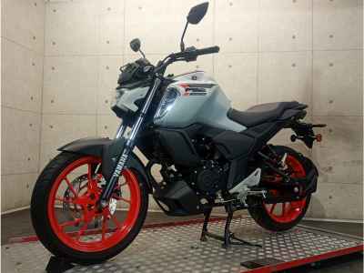 Yamaha FZS-FI 2025