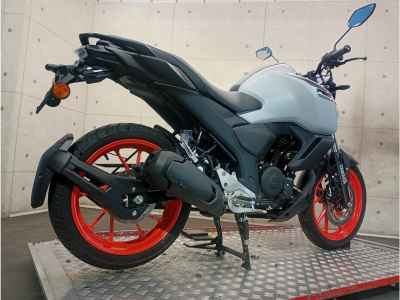 Yamaha FZS-FI 2025