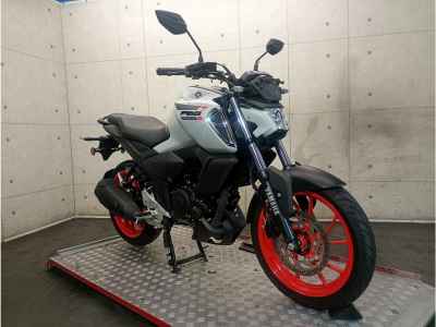 Yamaha FZS-FI 2025