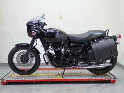 Kawasaki W800 Cafe 2022