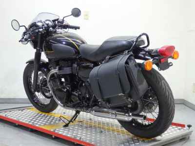 Kawasaki W800 Cafe 2022