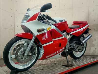 Suzuki RGV250