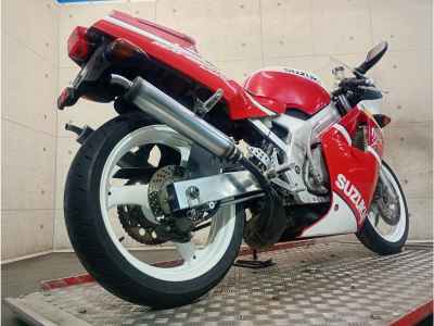 Suzuki RGV250