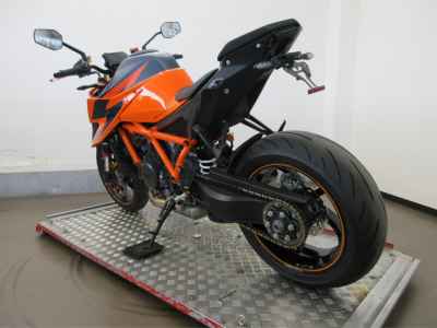 KTM 1290 Super Duke R 2021