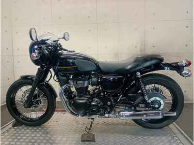Kawasaki W800 Cafe 2022