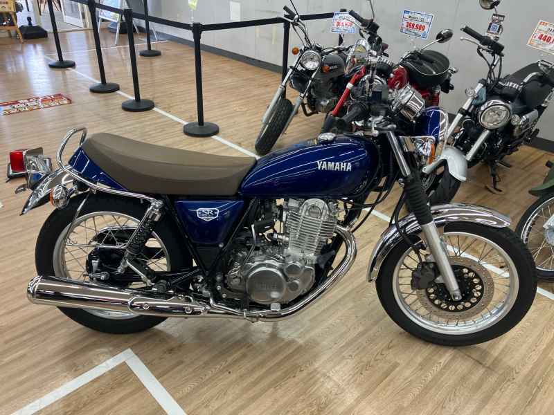 Yamaha SR400 2021