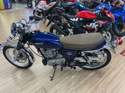 Yamaha SR400 2021