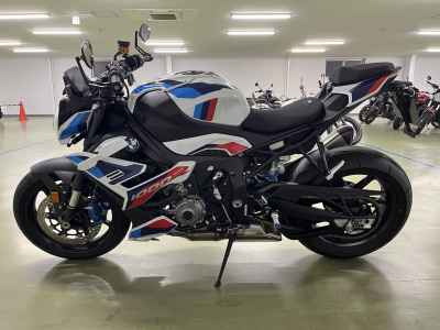BMW M1000R 2024